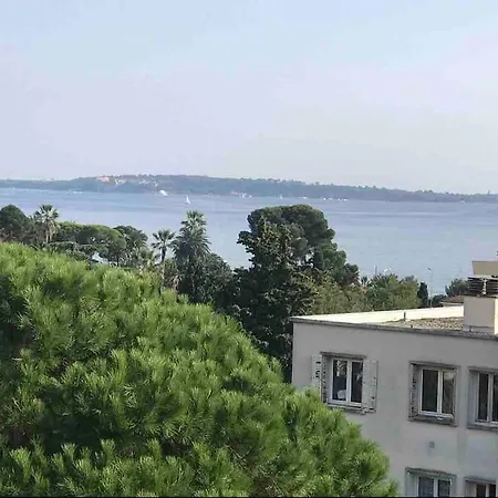 A Climatise De 70 M2 A 300 M De La Cannes